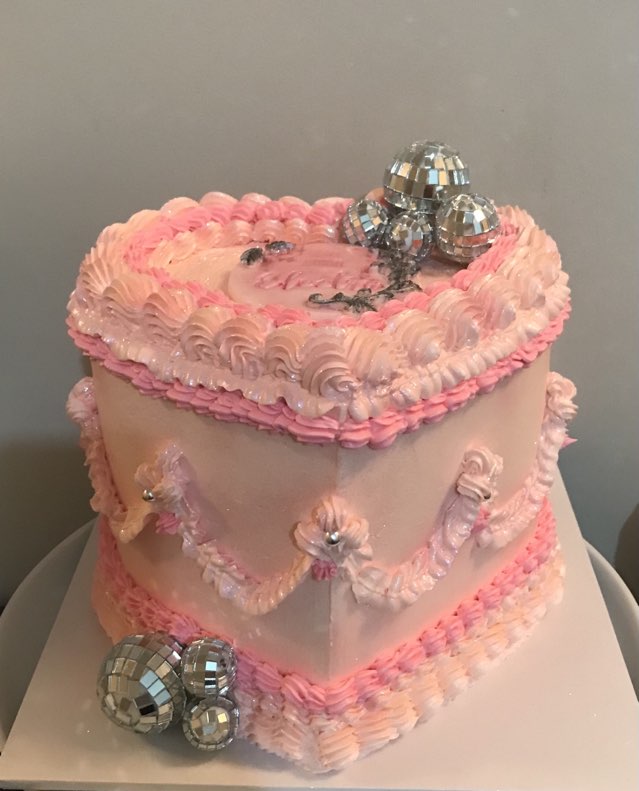 Heart Vintage Cake