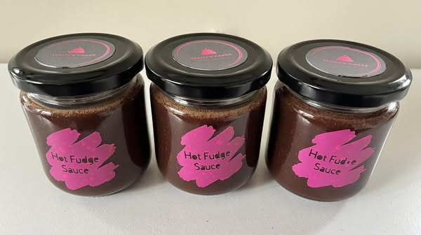 Tracys Cakes Hot Fudge Sauce